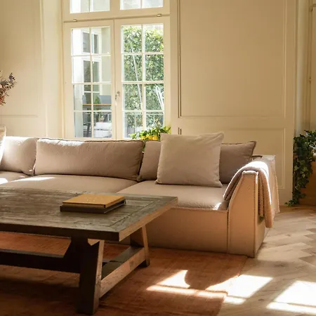 Exklusive Stadtwohnung Mit Innenhofterrasse, Pool Und Sauna *