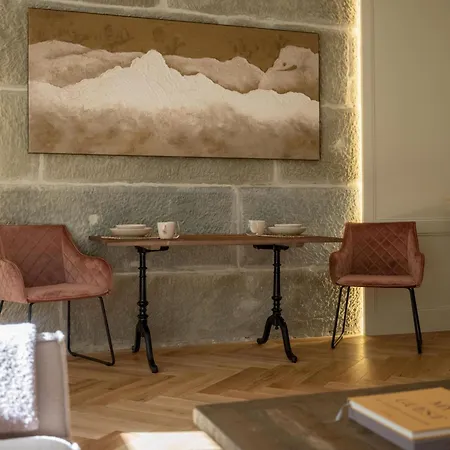 Διαμέρισμα Exklusive Stadtwohnung Mit Innenhofterrasse, Pool Und Sauna