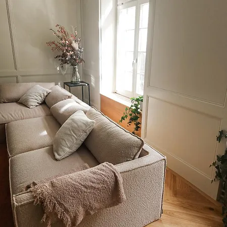 Exklusive Stadtwohnung Mit Innenhofterrasse, Pool Und Sauna Apartman