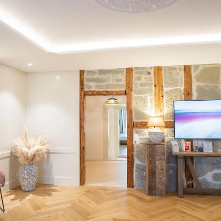 Exklusive Stadtwohnung Mit Innenhofterrasse, Pool Und Sauna * Berno