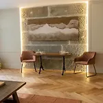 Exklusive Stadtwohnung Mit Innenhofterrasse, Pool Und Sauna شقة