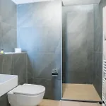 شقة Exklusive Stadtwohnung Mit Innenhofterrasse, Pool Und Sauna