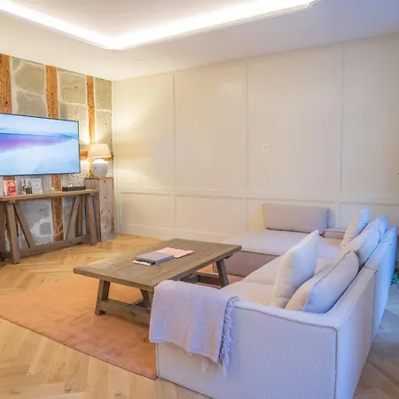 아파트 Exklusive Stadtwohnung Mit Innenhofterrasse, Pool Und Sauna 베른