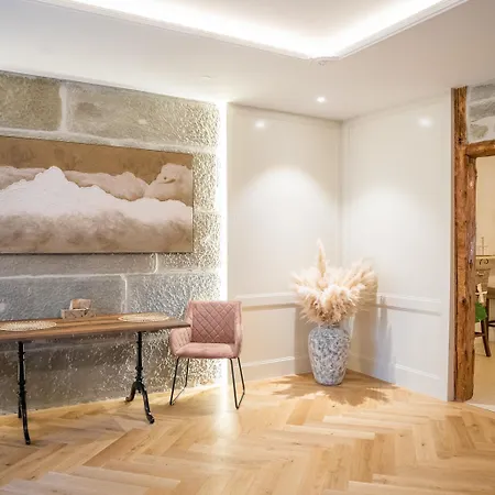 Exklusive Stadtwohnung Mit Innenhofterrasse, Pool Und Sauna Apartament *