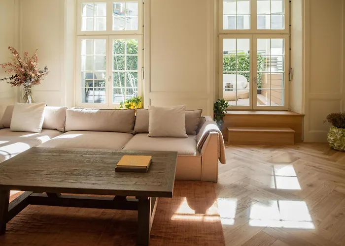 Exklusive Stadtwohnung Mit Innenhofterrasse, Pool Und Sauna 아파트