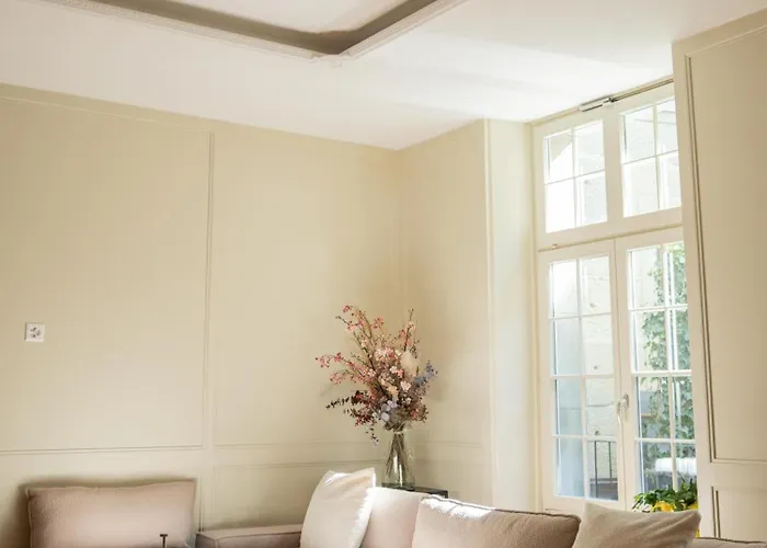 아파트 Exklusive Stadtwohnung Mit Innenhofterrasse, Pool Und Sauna