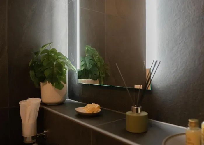 아파트 Exklusive Stadtwohnung Mit Innenhofterrasse, Pool Und Sauna *