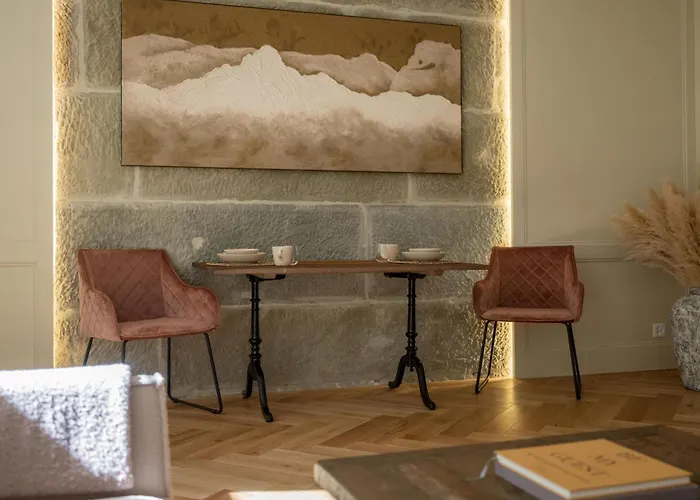 아파트 Exklusive Stadtwohnung Mit Innenhofterrasse, Pool Und Sauna