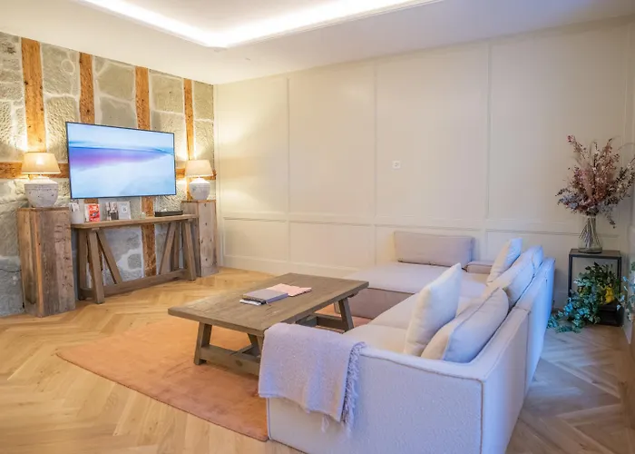 아파트 Exklusive Stadtwohnung Mit Innenhofterrasse, Pool Und Sauna 베른