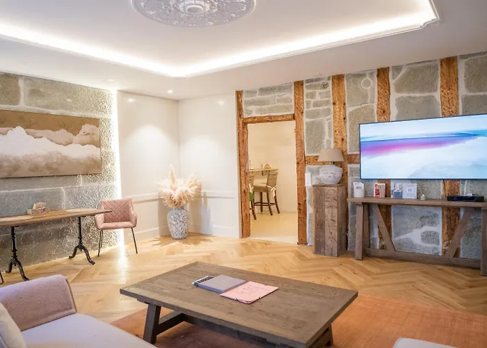 아파트 Exklusive Stadtwohnung Mit Innenhofterrasse, Pool Und Sauna